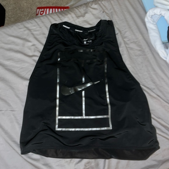 Nike Tops - crop tank